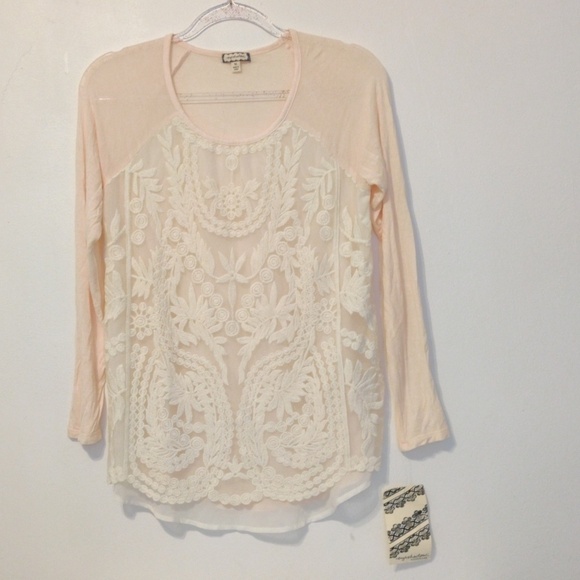 Eyeshadow Tops - Light fabric long sleeve lace blouse